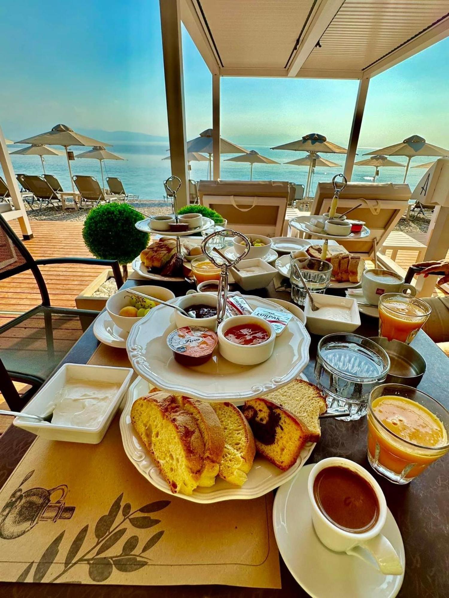 Akrata Beach Hotel Extérieur photo
