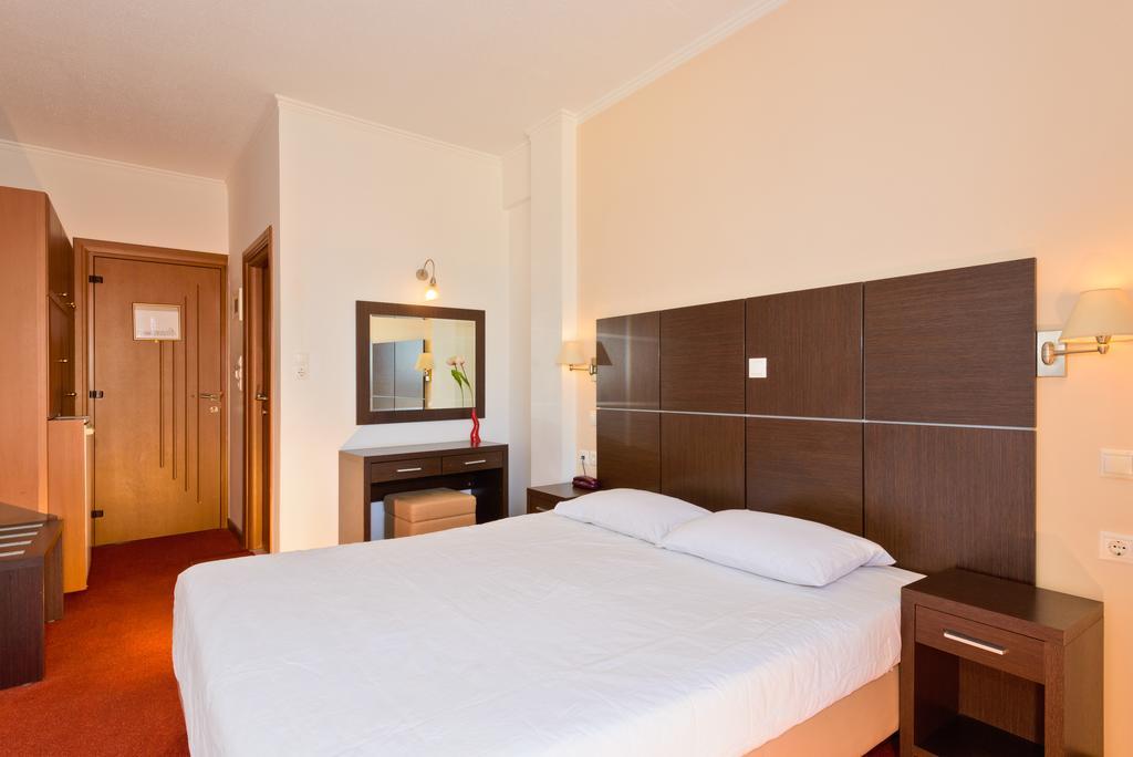 Akrata Beach Hotel Extérieur photo
