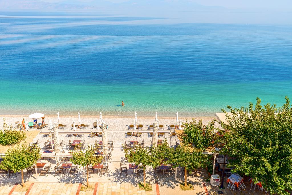 Akrata Beach Hotel Extérieur photo