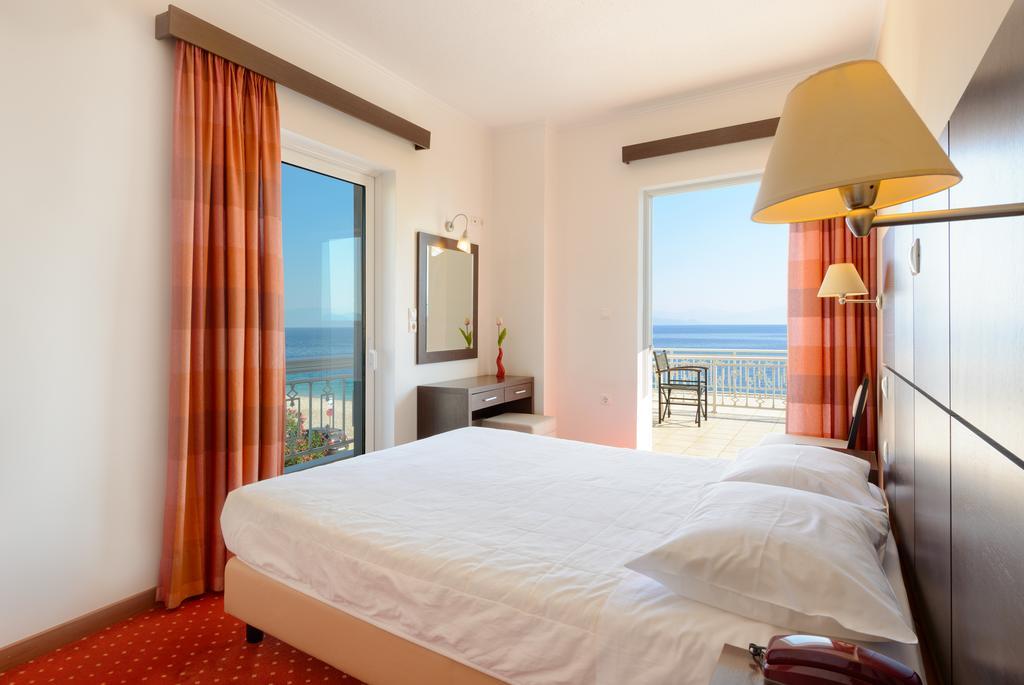 Akrata Beach Hotel Extérieur photo