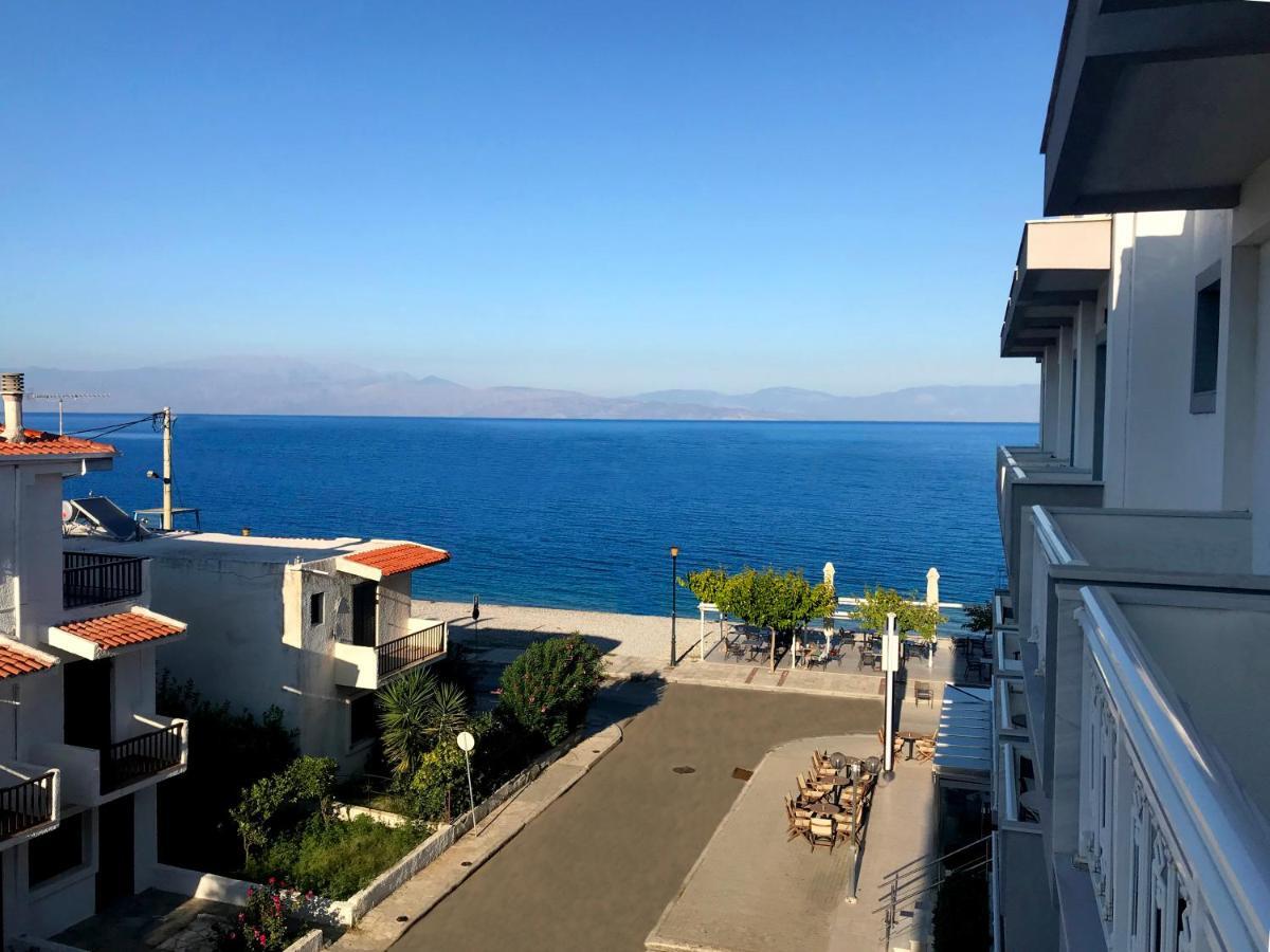 Akrata Beach Hotel Extérieur photo