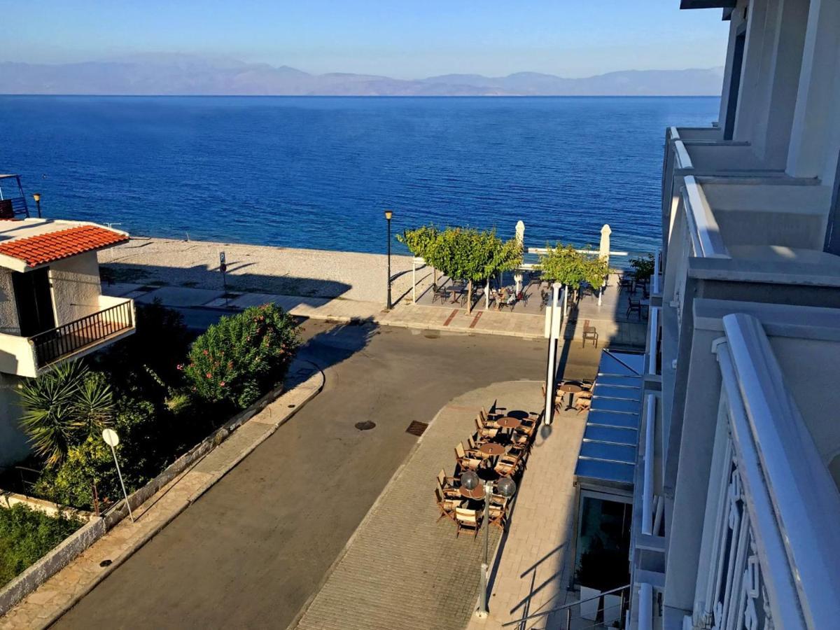 Akrata Beach Hotel Extérieur photo