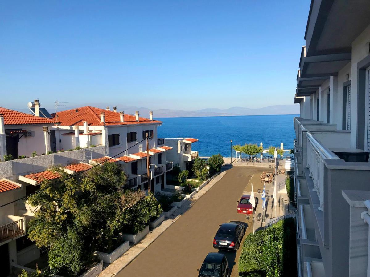 Akrata Beach Hotel Extérieur photo